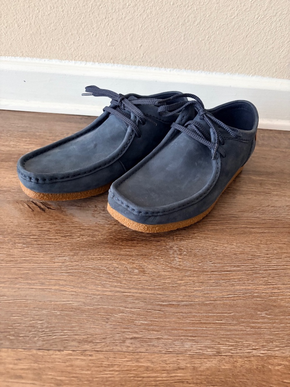 Clarks Wallabee size 9 mens